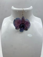 Load image into Gallery viewer, Real Flower Orchid Petal Earrings – Vibrant Purple Round Flower Botanical Jewelry