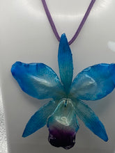 Load image into Gallery viewer, Blue Orchid Dendrobium Real Flower Necklace