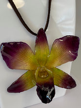 Load image into Gallery viewer, Orchid Real Flower Necklace-Catalina plus necklace chord