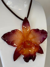 Load image into Gallery viewer, Orchid Real Flower Necklace-Catalina plus necklace chord