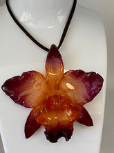 Load image into Gallery viewer, Orchid Real Flower Necklace-Catalina plus necklace chord