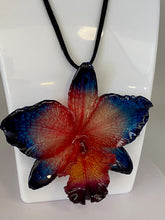 Load image into Gallery viewer, Orchid Real Flower Necklace-Catalina plus necklace chord