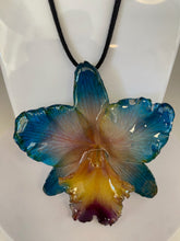 Load image into Gallery viewer, Orchid Real Flower Necklace-Catalina plus necklace chord