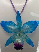Load image into Gallery viewer, Blue  Orchid Dendrobium Real Flower Necklace
