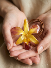 Load image into Gallery viewer, Yellow Orchid Dendrobium Real Flower Necklace
