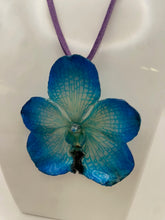 Load image into Gallery viewer, Orchid Flower Necklace Blue _100% natural Vanda Orchid plus necklace chord Van D1 R1
