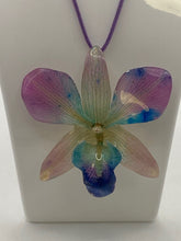 Load image into Gallery viewer, Purple/Blue  Orchid Dendrobium Real Flower Necklace
