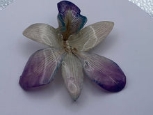 Load image into Gallery viewer, Purple/Blue  Orchid Dendrobium Real Flower Necklace
