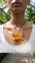 Load image into Gallery viewer, Yellow Orchid Dendrobium Real Flower Necklace
