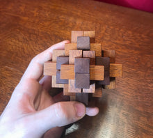 Load image into Gallery viewer, Japanese Interlocking Ladder Puzzle
