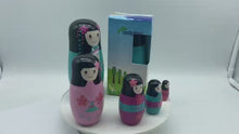 Load and play video in Gallery viewer, Wooden Nesting Dolls 5 pcs - Japanese kimono design
