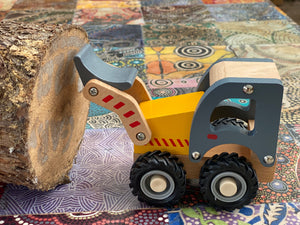 Wooden bobcat excavator with movable parts-large: 15 cm length.