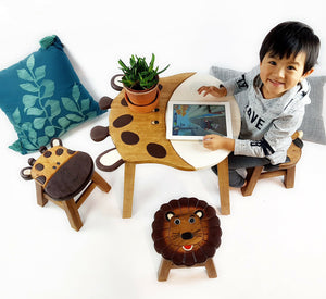 Children’s wooden table Gerry the Giraffe theme