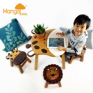 Children’s wooden table : Giraffe themed