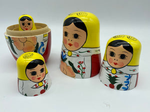 Wooden Nesting Dolls 5 pcs in red and yellow.