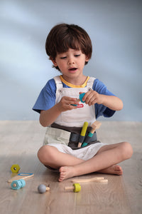 TOOL BELT PLAYSET-Rec. Age: 3 Years +